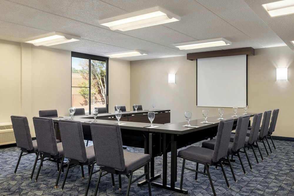 Courtyard by Marriott Atlanta Northlake 36/50