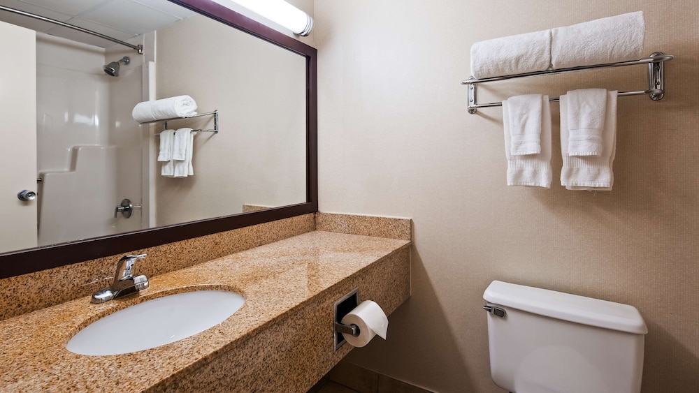 Best Western Executive Hotel Of New Haven - West Haven 12/48