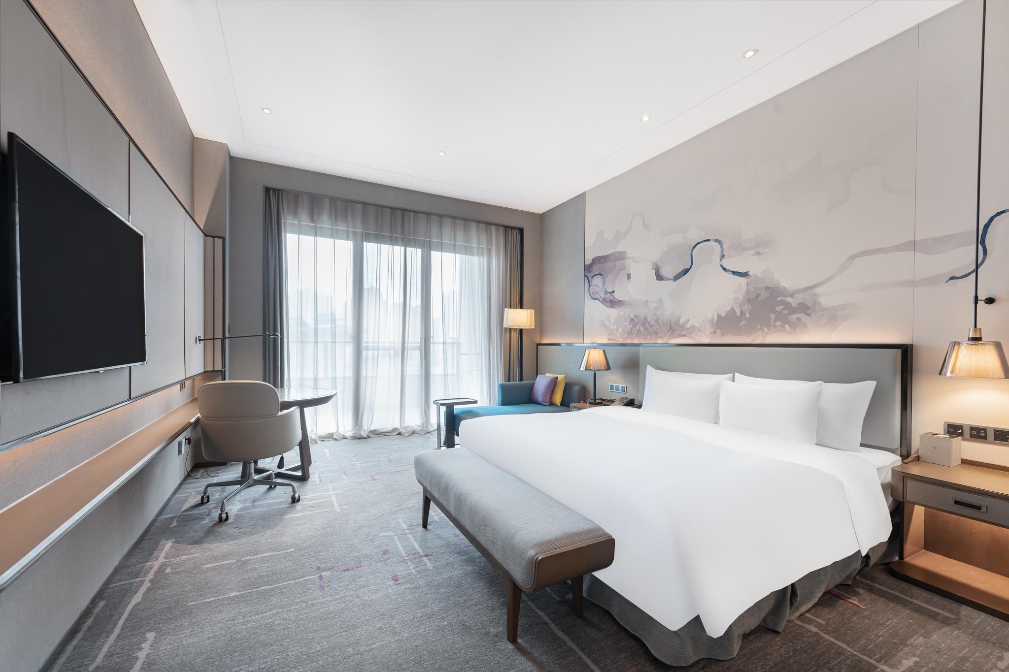 Xuey, Executive, King Bed, Lake View