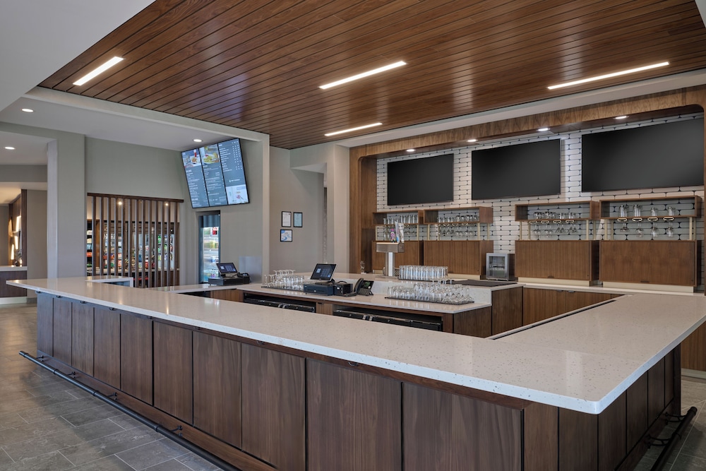 Courtyard by Marriott Madison 6/49