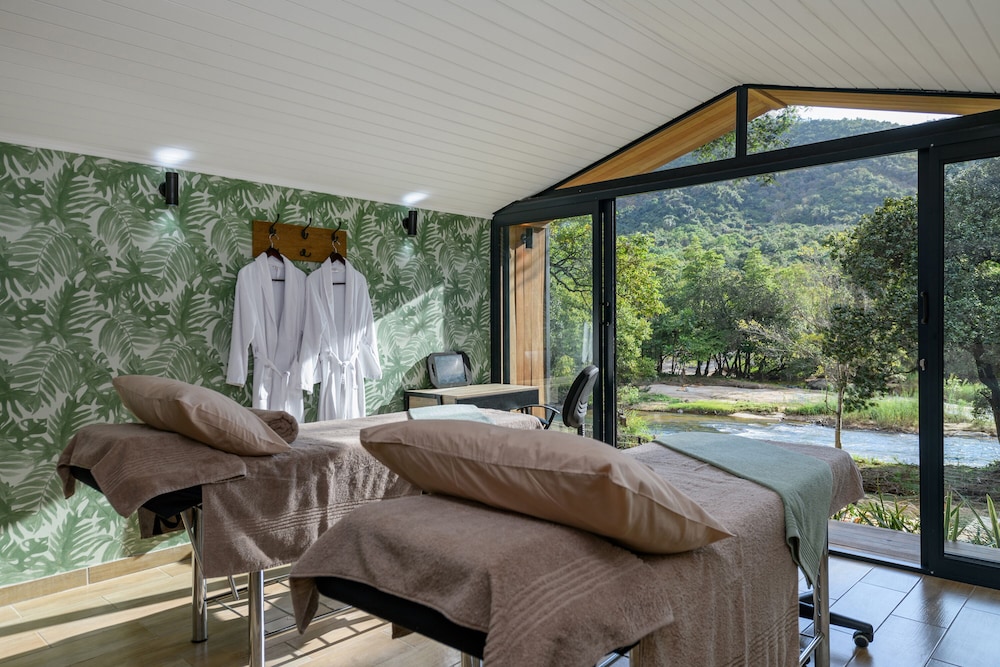 Hazyview Cabanas 20/50