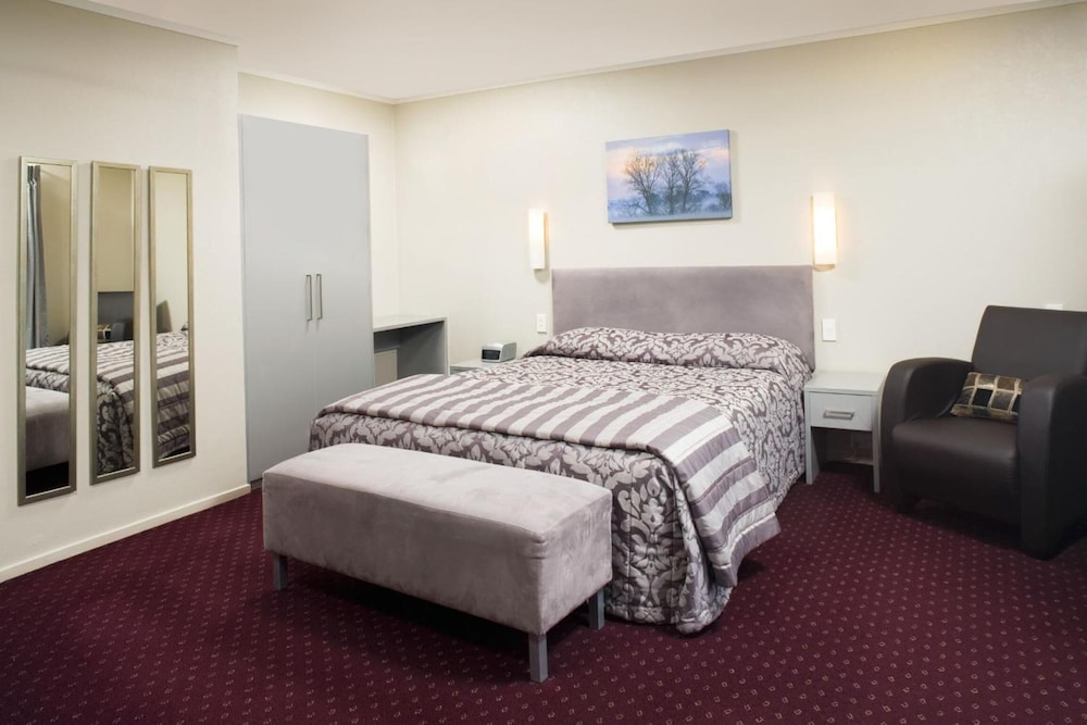 Manukau Motor Lodge 9/58