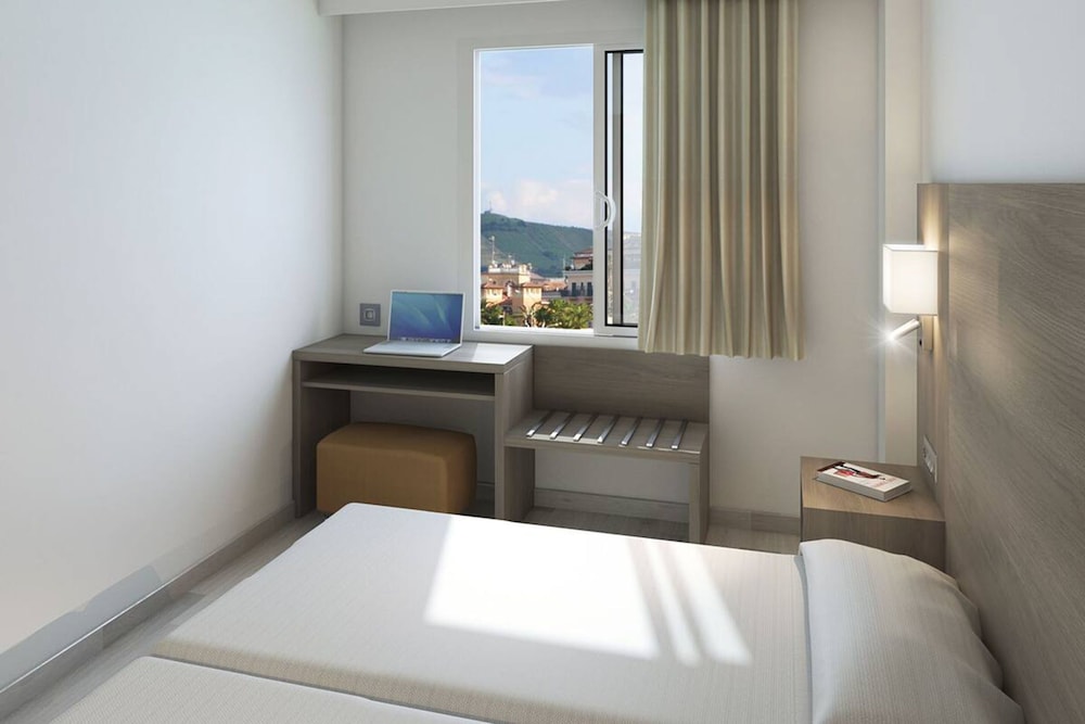 Cabot Tres Torres Apartamentos 15/65