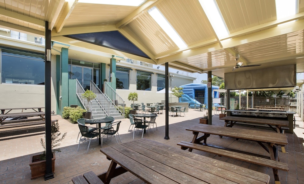 Pritchards Hotel 35/63