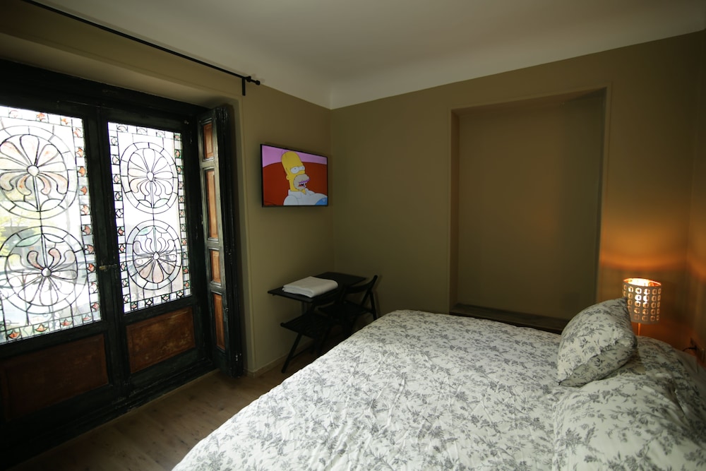 ABRACADABRA SUITES 3/54