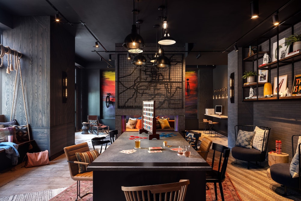 Moxy Springfield Downtown 45/55