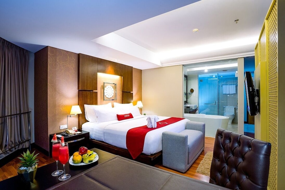 Emersia Hotel Resort 25/50