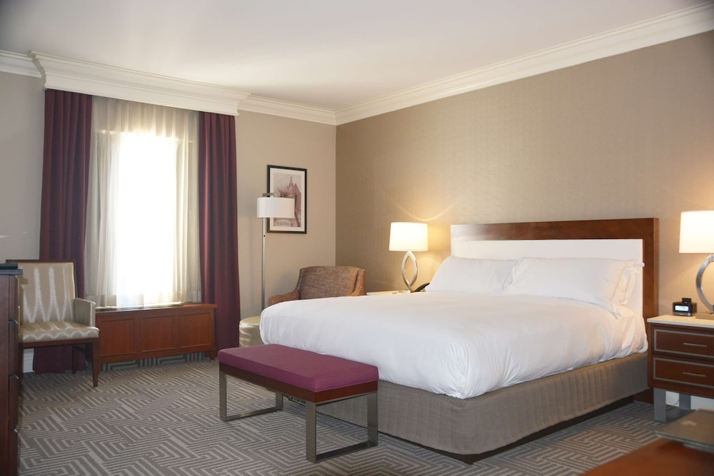 Hilton St. Louis Frontenac 15/76