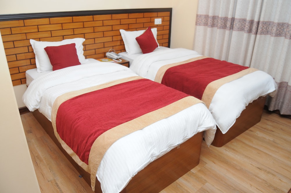 DELUXE, TWIN BEDS