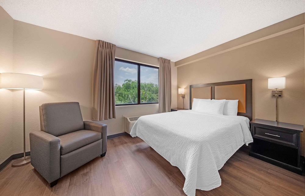 Extended Stay America Fort Lauderdale Cypress Crk 6th Way 17/48