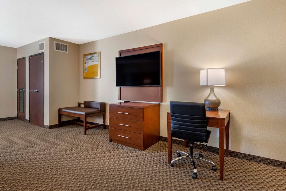 Comfort Suites Broomfield-Boulder/Interlocken 25/33