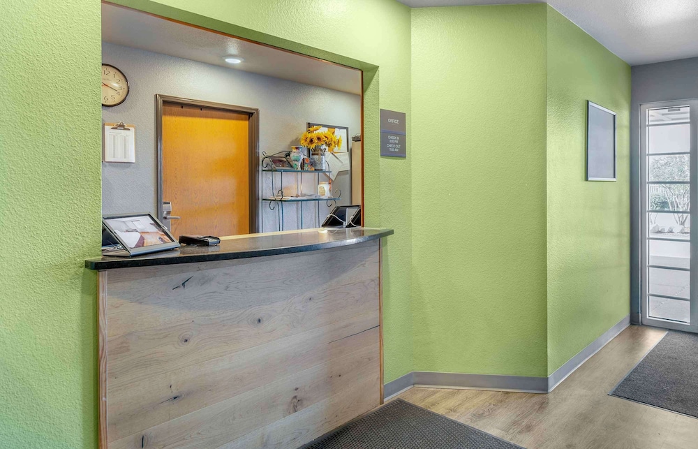 Extended Stay America Select Suites Wilmington West (ex WoodSpring Suites Wilmington) 7/42