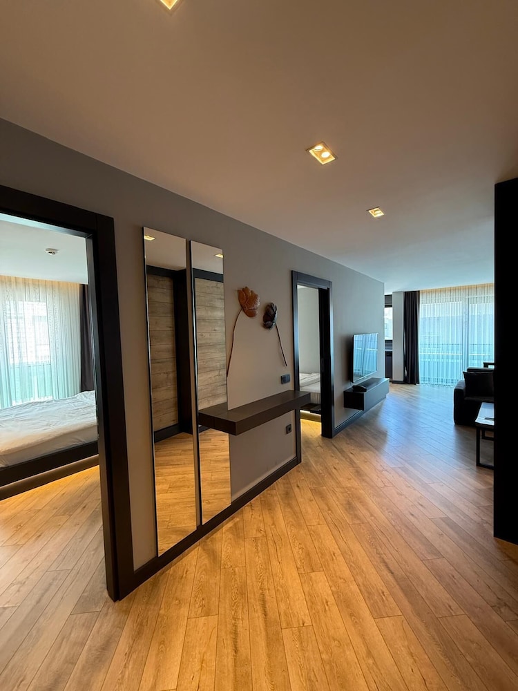Z-Suites 27/50