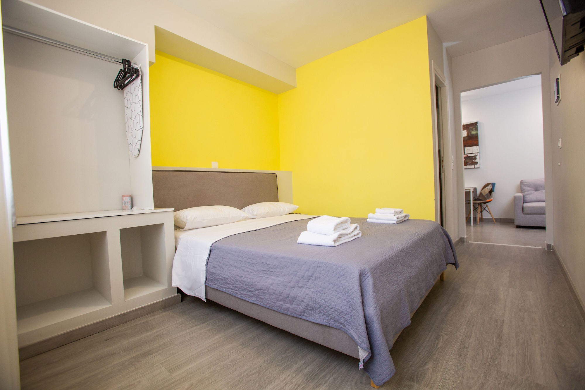 1 BEDROOM, APARTMENT, CITY VIEW
