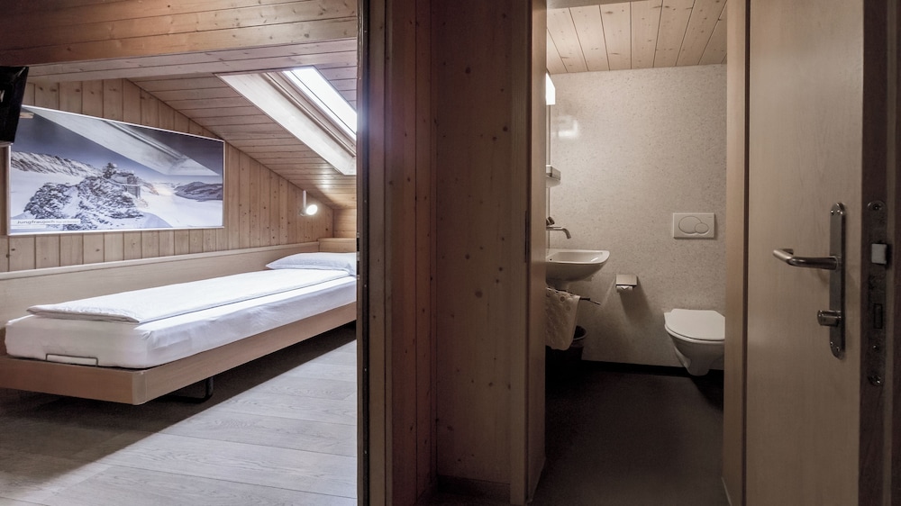 Rossli Hotel 30/64
