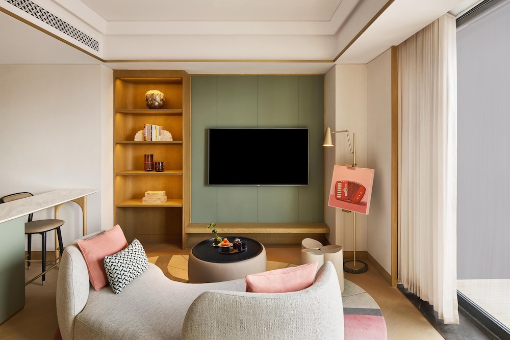 Xi Zhe Wuxi, Curio Collection by Hilton 25/36