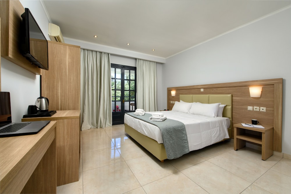 Corfu SunGate Hotel 8/38