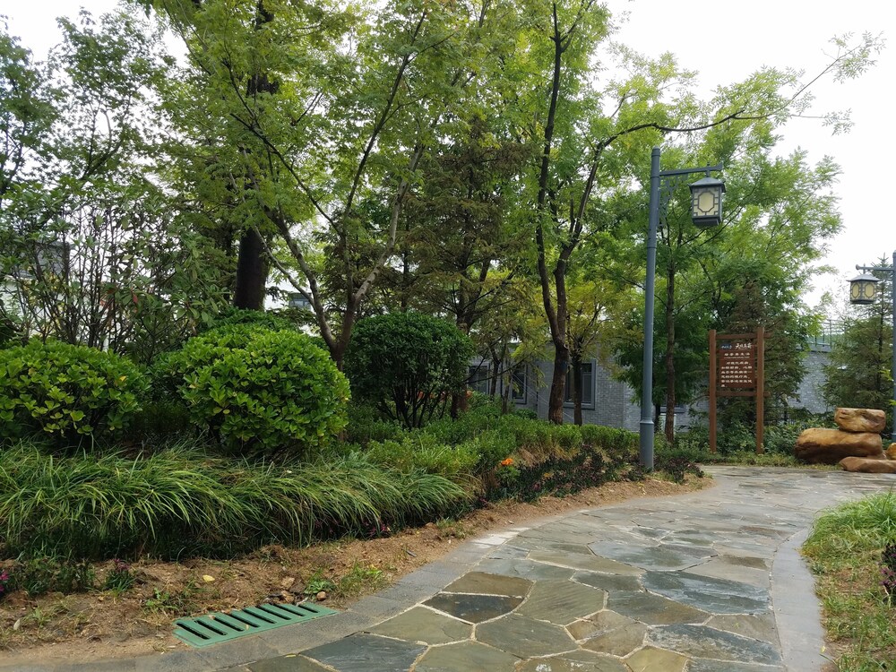 The Brigh Eco Hotel Yantai 47/56