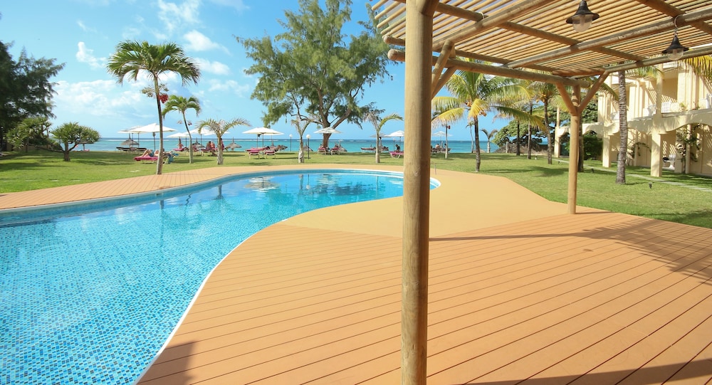 Silver Beach Hotel 31/43