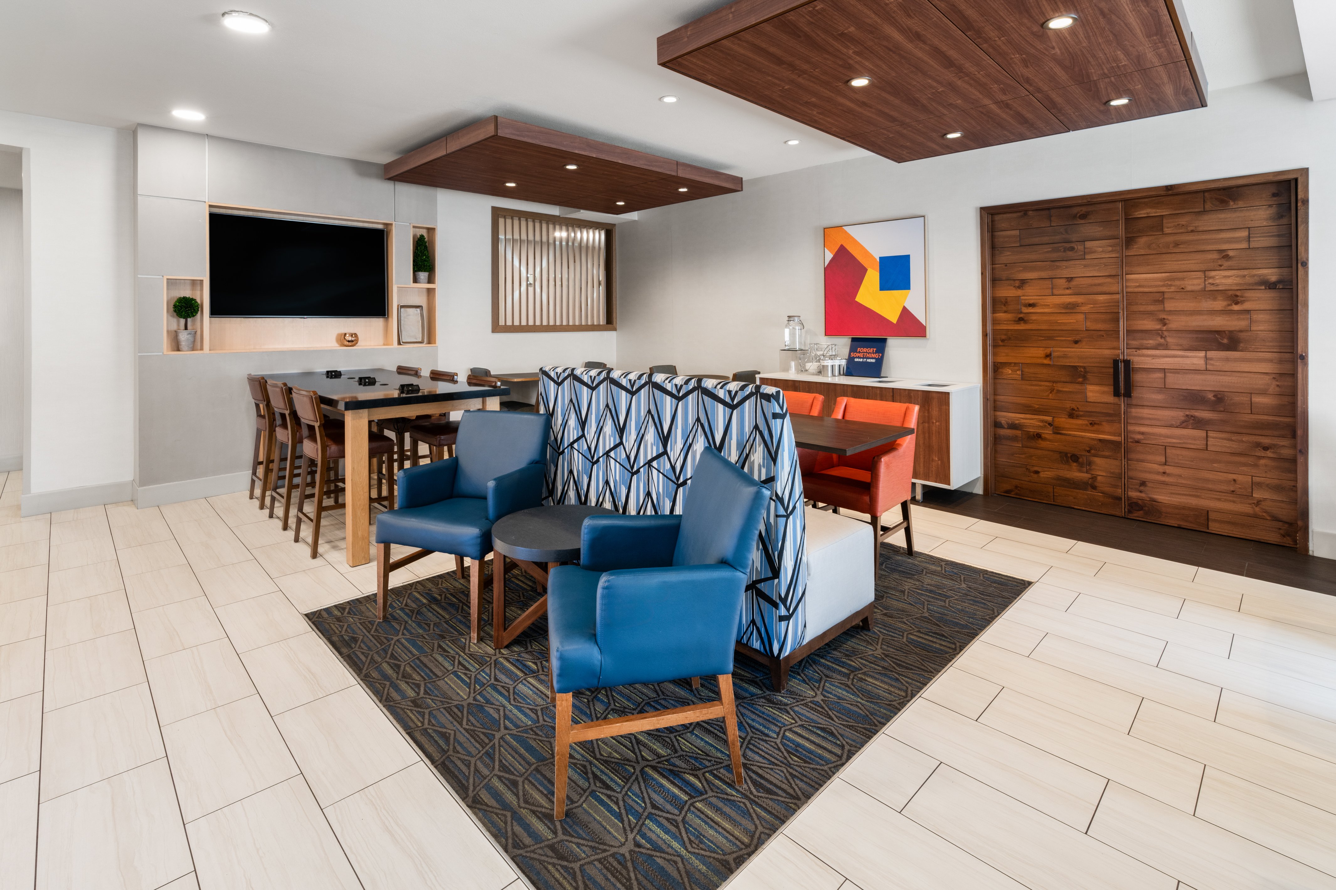 Holiday Inn Express Glenwood Springs Aspen Area, an IHG Hotel 61/73