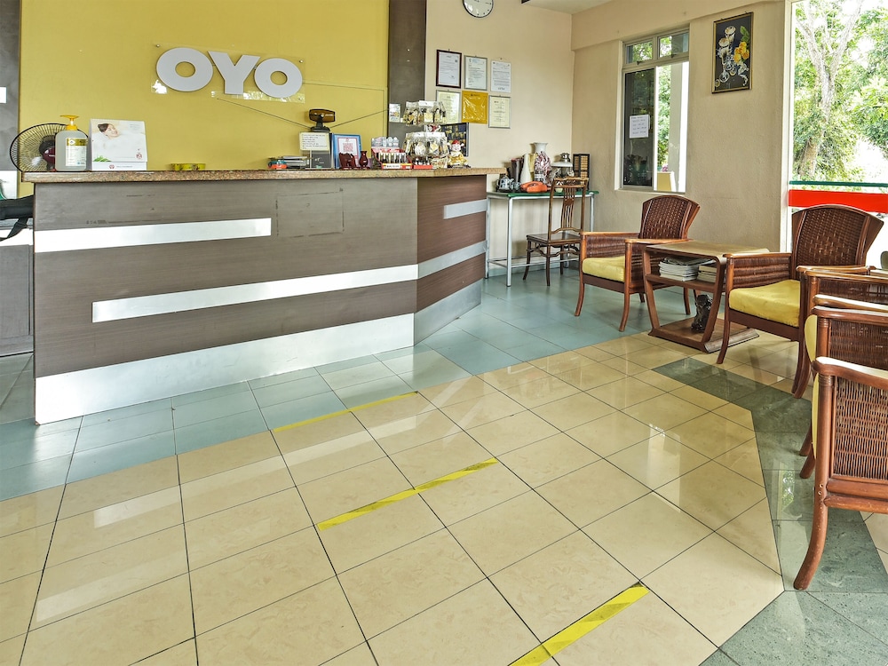 Lobby at OYO 44036 Hotel De Perdana Hill, BATU PAHAT