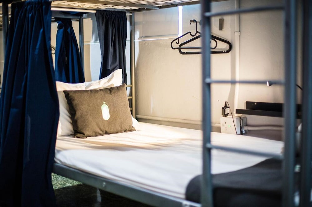 MIXED DORM, SHARED, SHARED BATHROOM