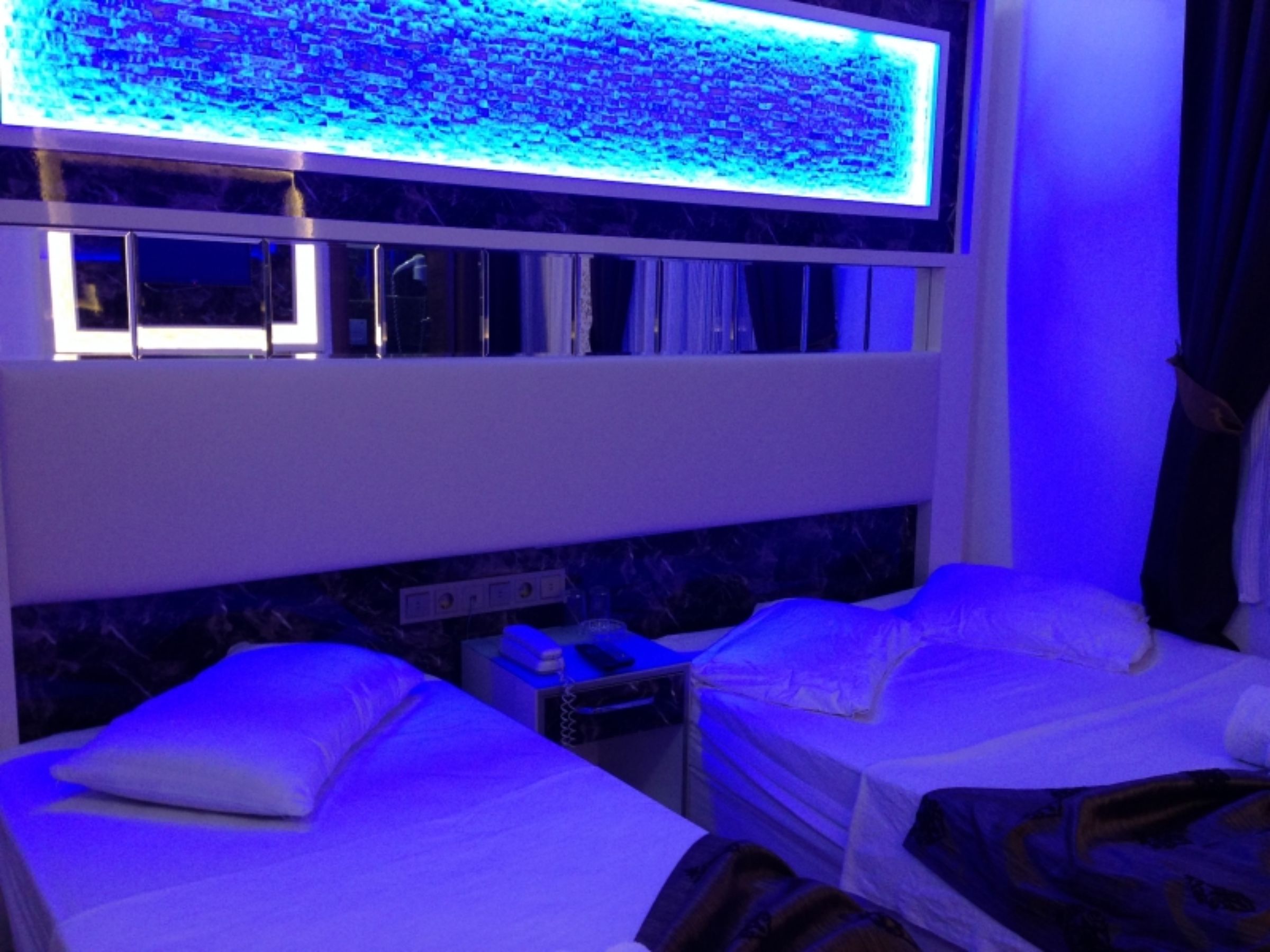 Behram Hotel 24/28