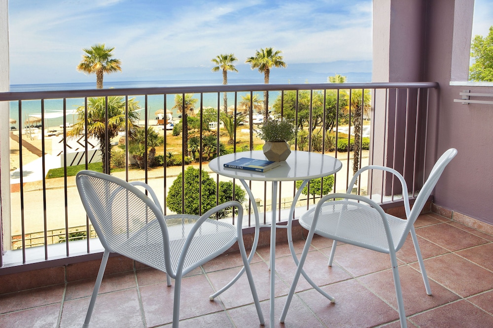 Ilio Mare Beach Hotel by GHH 57/75
