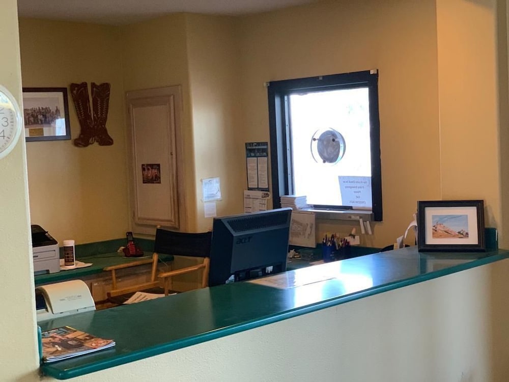 Calipatria Inn and Suites 13/22