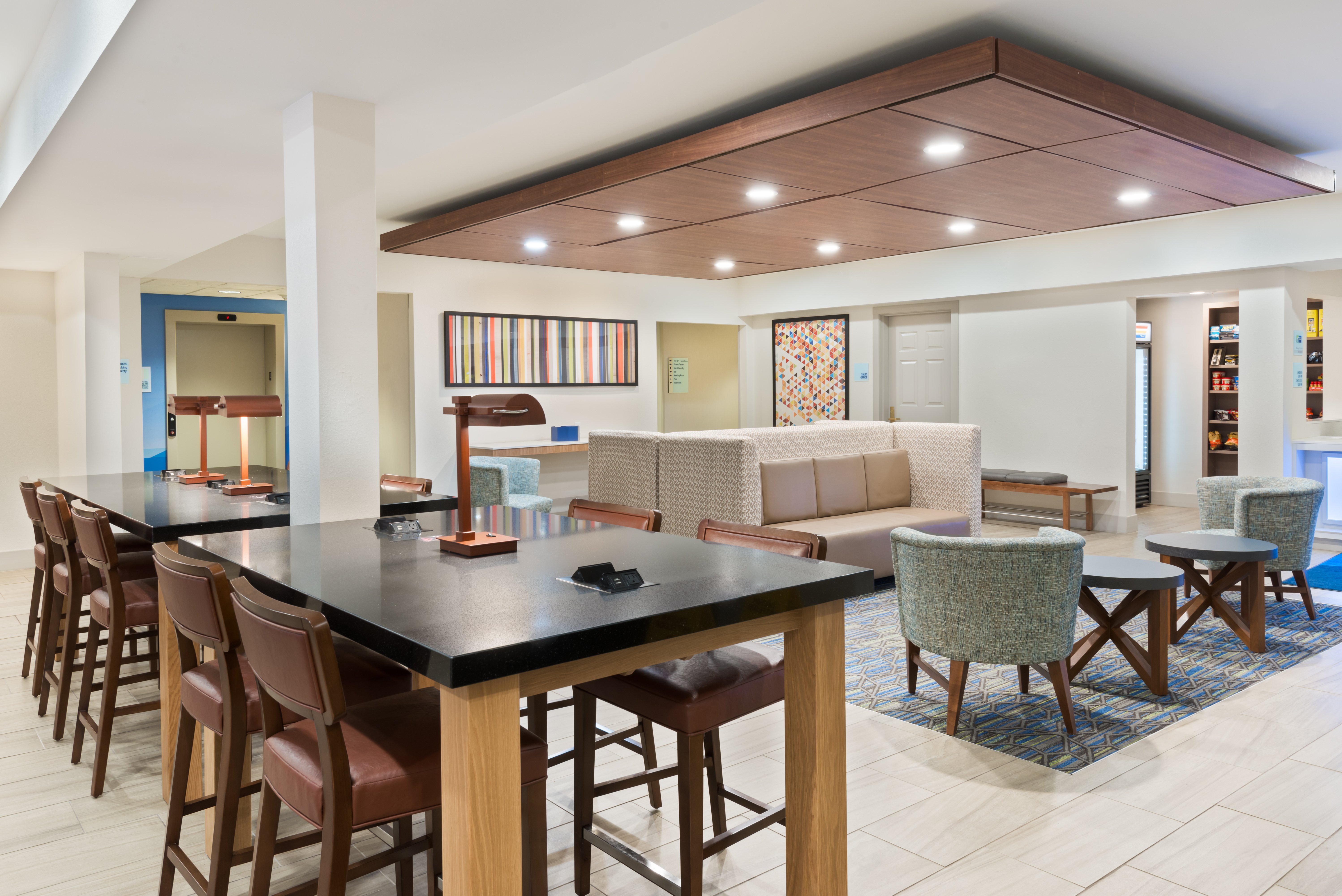 Holiday Inn Express And Suites Columbus Airport East 34/46