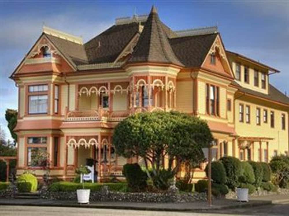 Gingerbread Mansion Inn 5/73