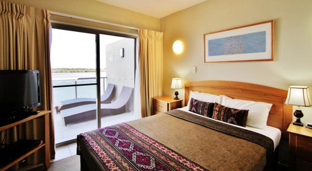 Riverside Holiday Apartments 13/78