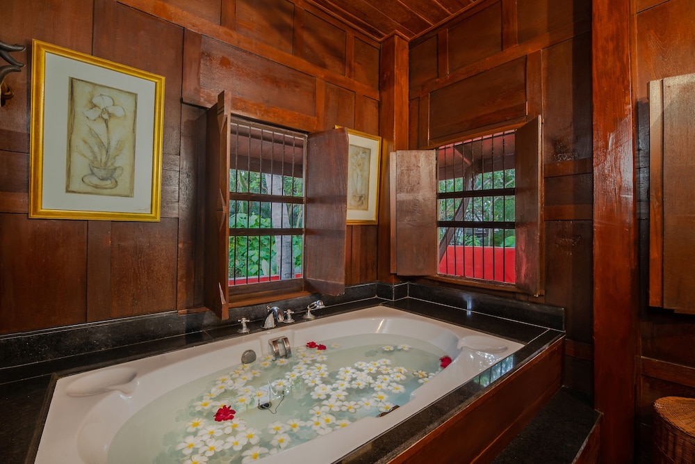 Baan Sang Pathum 50/50