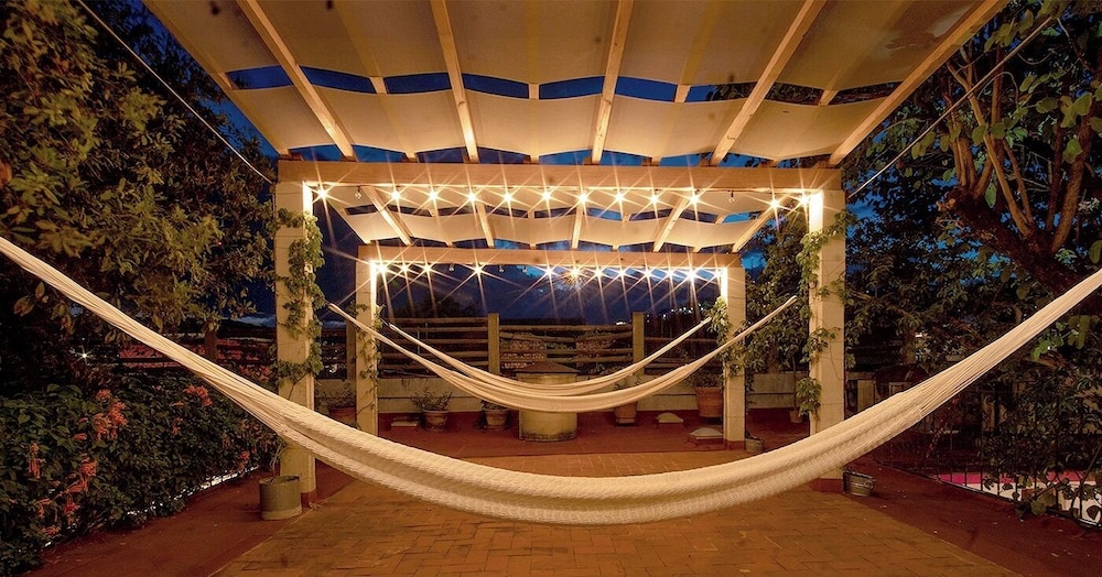 Agrado Guest House 33/56