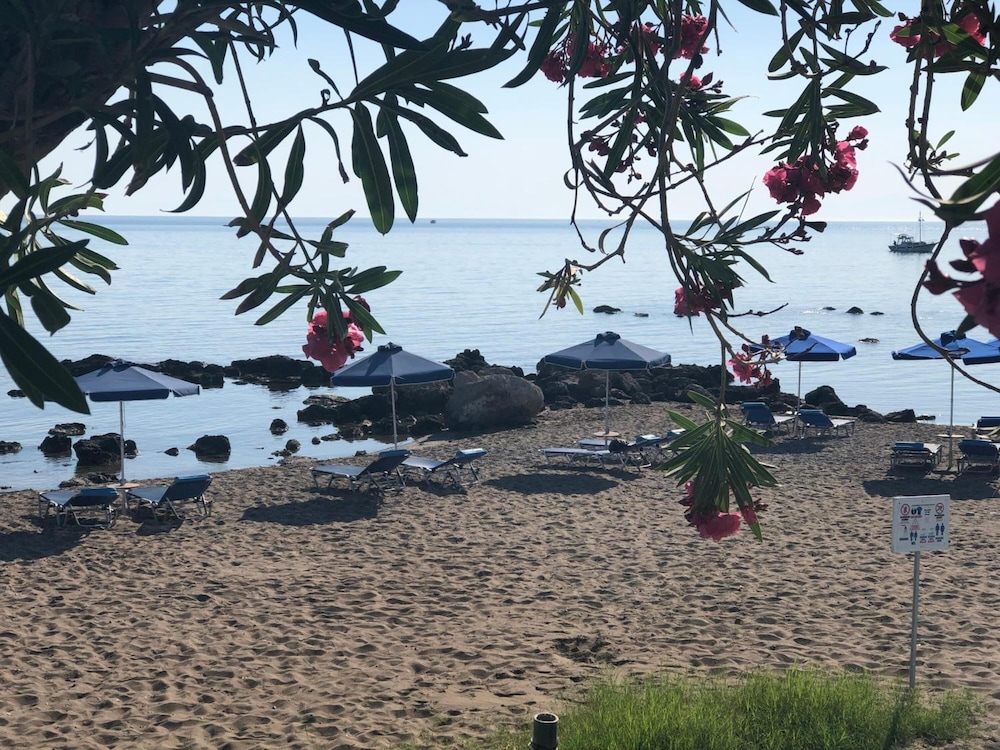 Elpida Beach Studios 49/57