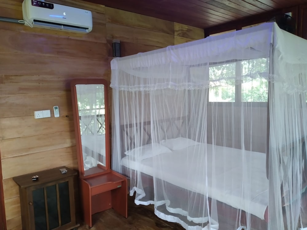 Green Herbal Ayurvedic Eco-Lodge 12/54