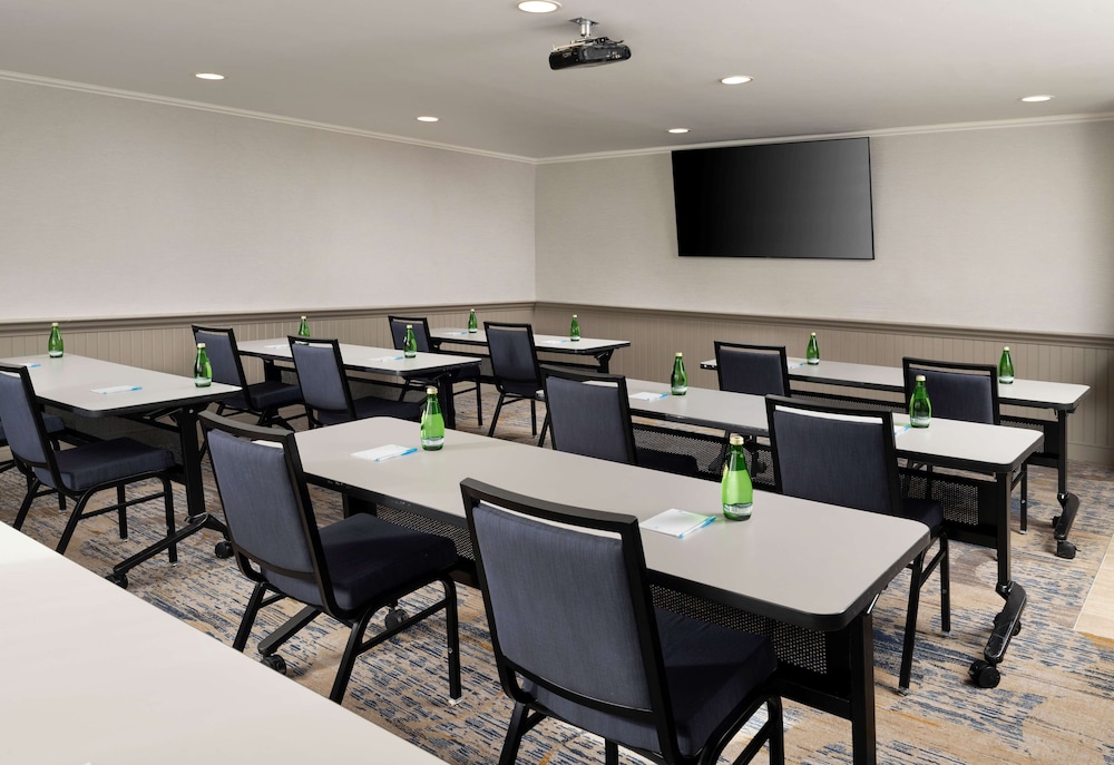 Hyatt House San Diego Sorrento Mesa 35/50