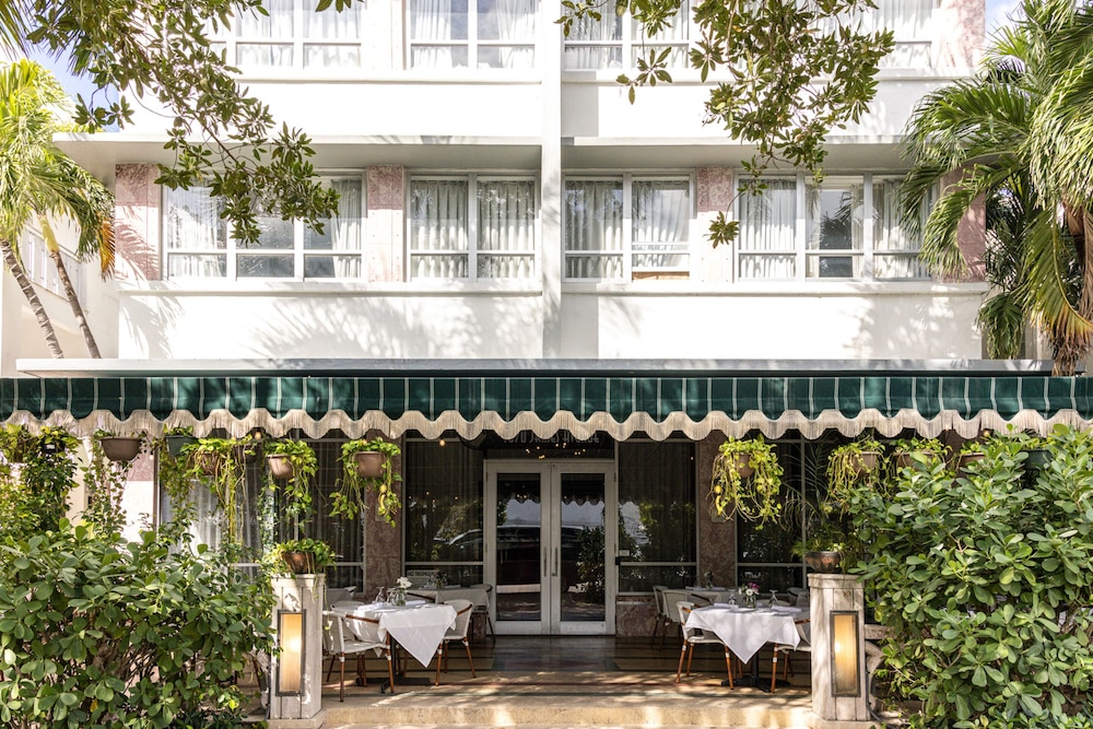 CREST Hotel & Suites 5/66