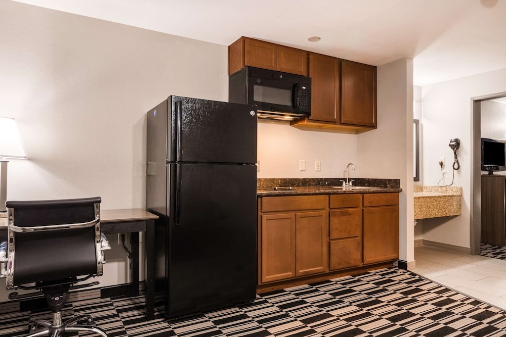 The Marco Hotel Lake Charles 5/35
