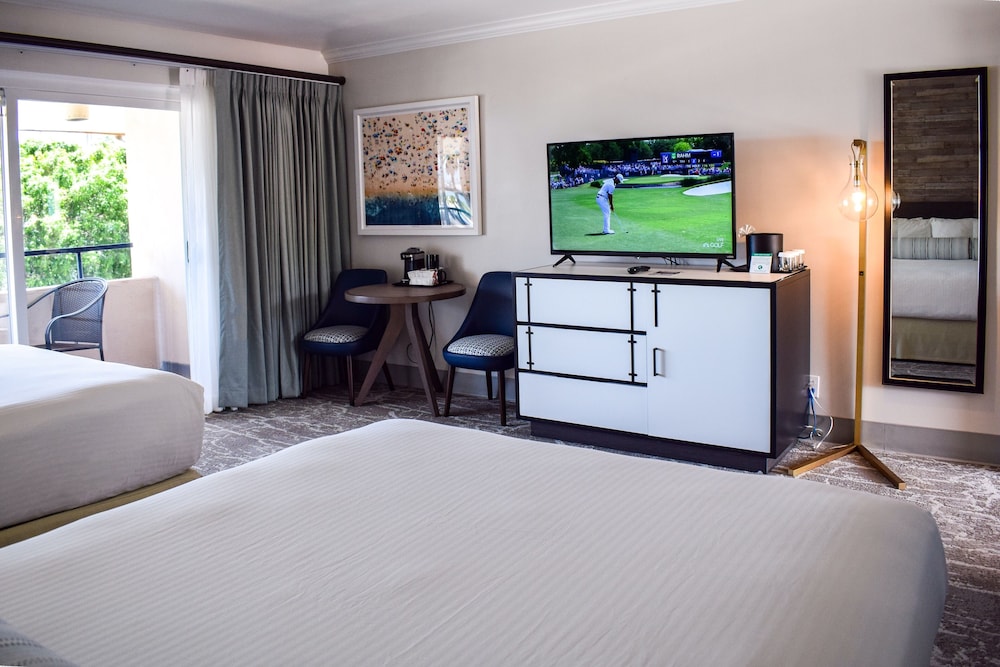 Room, 2 Queen Beds, Balcony, Park Side، Beachside Inn 4/4
