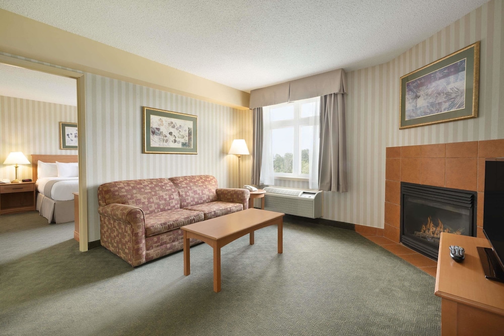 Days Inn By Wyndham Orillia 18/28