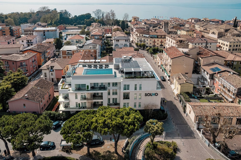 Solho Hotel 4/49