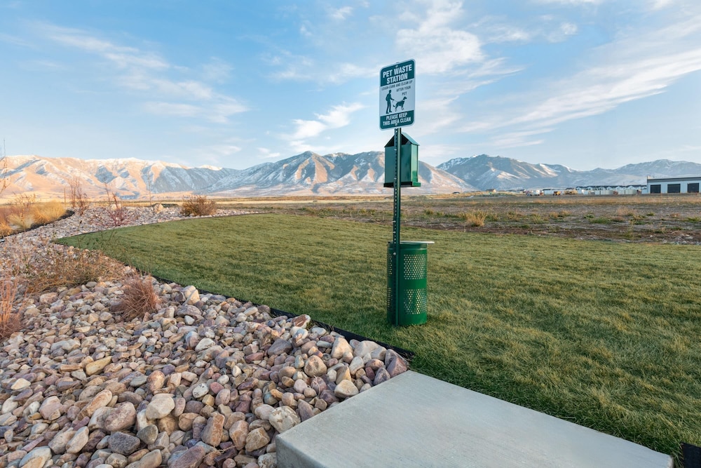Microtel Inn & Suites by Wyndham Tooele 40/46