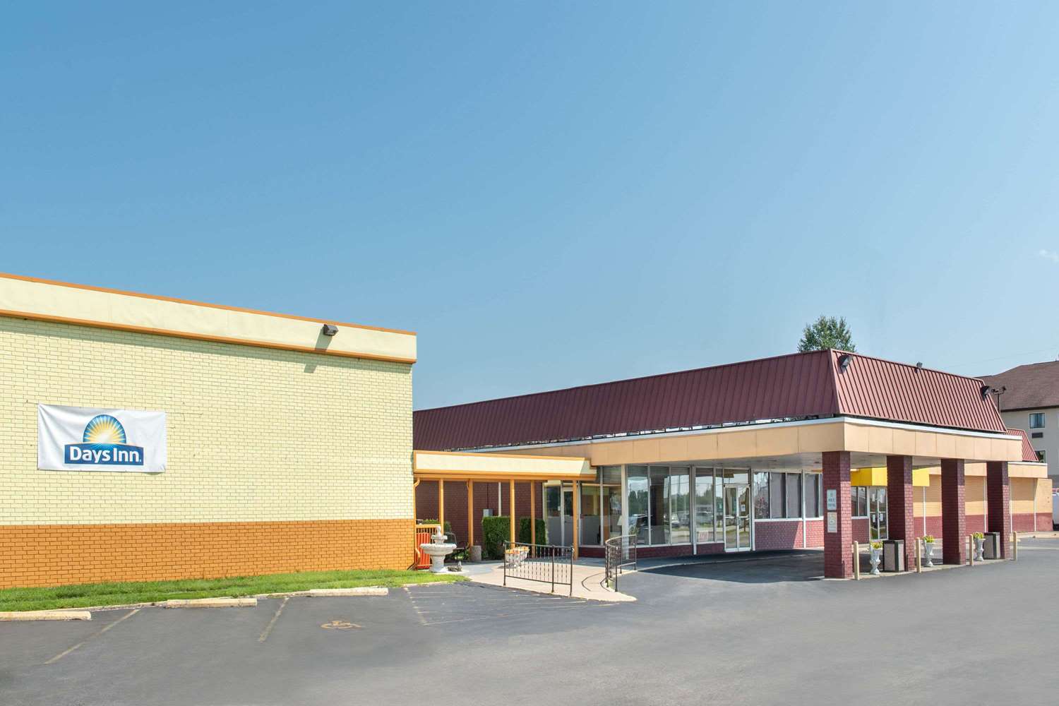 Days Inn by Wyndham Salem, Illinois 1/11