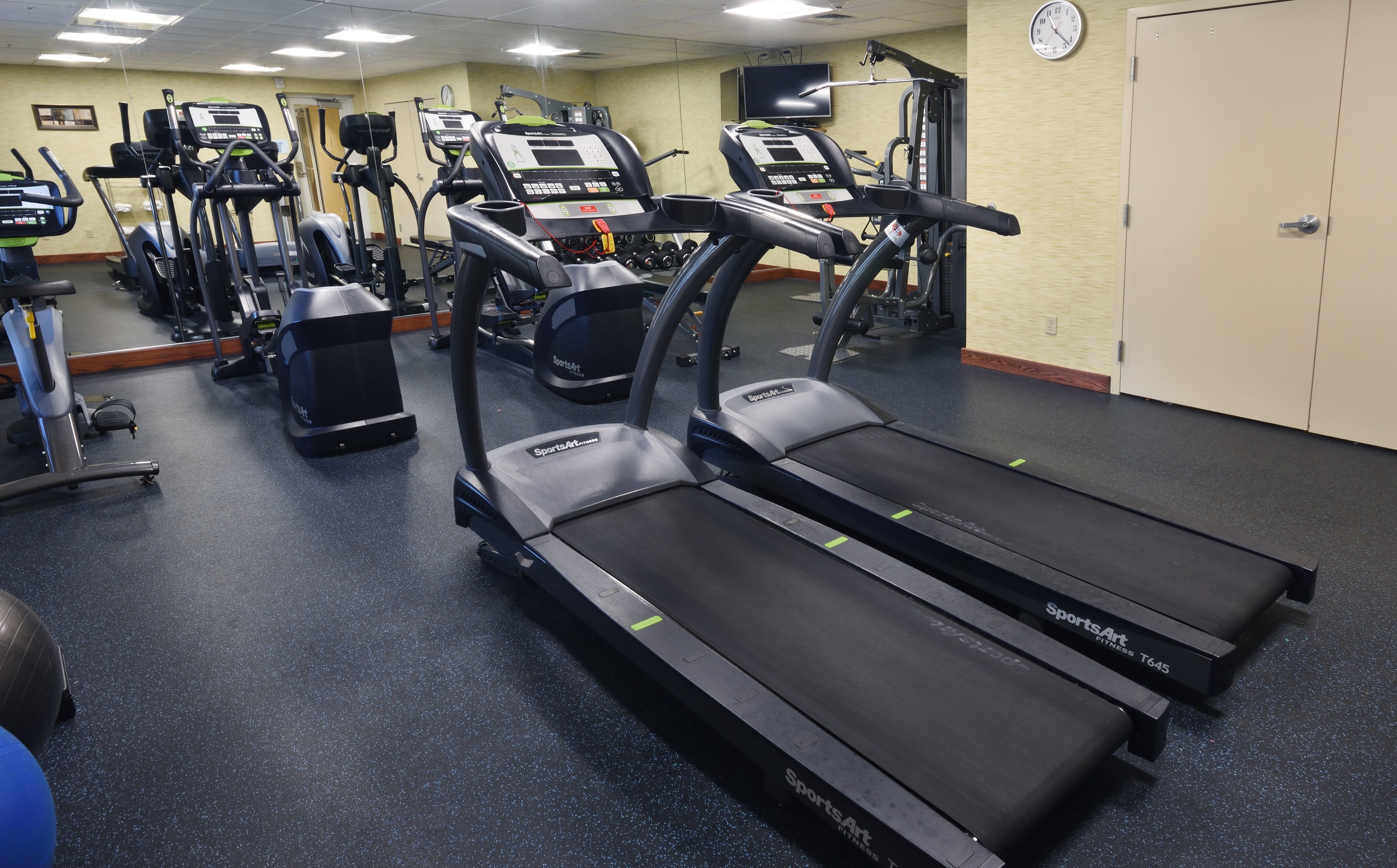 Holiday Inn Express Suites Milford 31/50