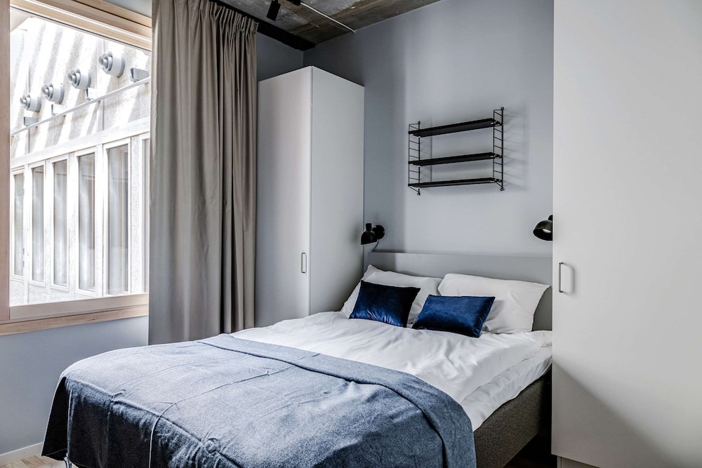 APARTMENT, DOUBLE BED