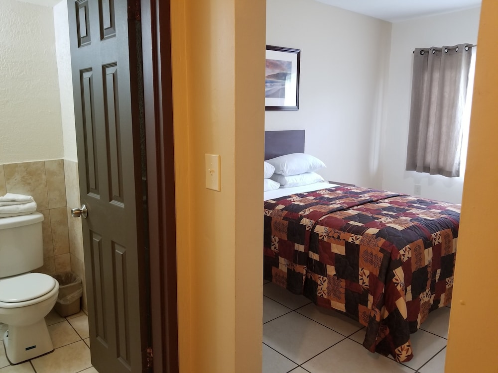 Parkway Inn Airport Motel 22/56