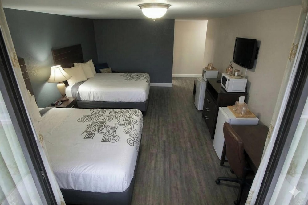 Regency Inn & Suites Houston East I 10 35/52