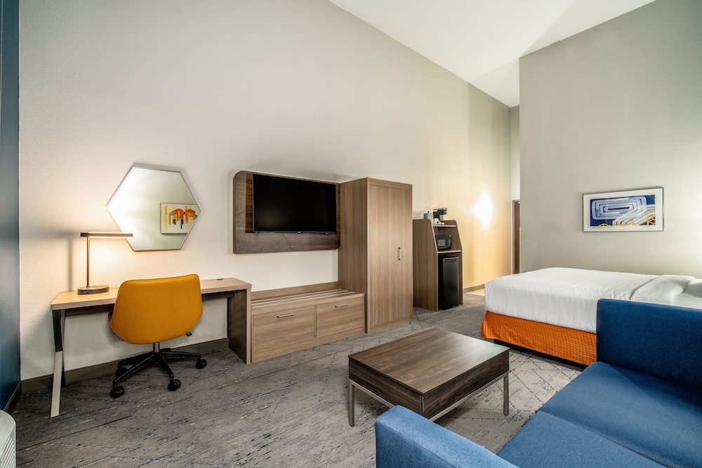 Holiday Inn Express Suites Phoenix Mesa West An Ihg Hotel 18/30