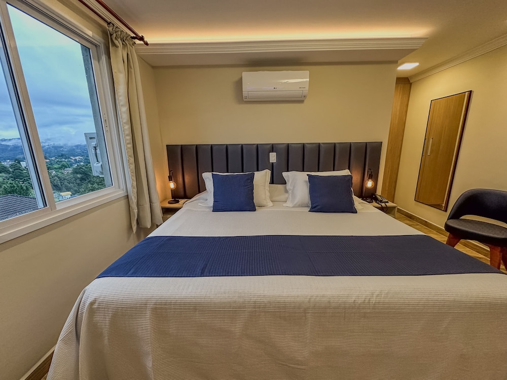 DELUXE, DOUBLE BED